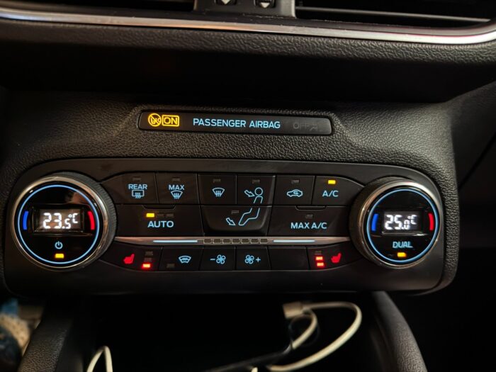 Ford Focus EcoBoost Titanium 2019 - Image 20