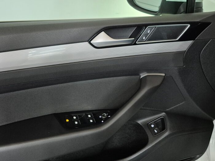 VW Passat GTE DSG 2021 - Image 12
