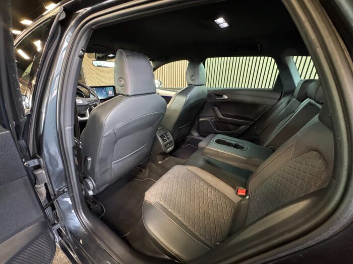 Seat Leon eHybrid FR Sportstourer DSG 2021 - Image 12