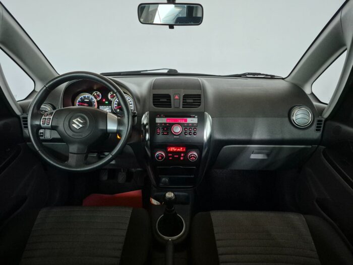 Suzuki SX4 GLX 2011 - Image 8