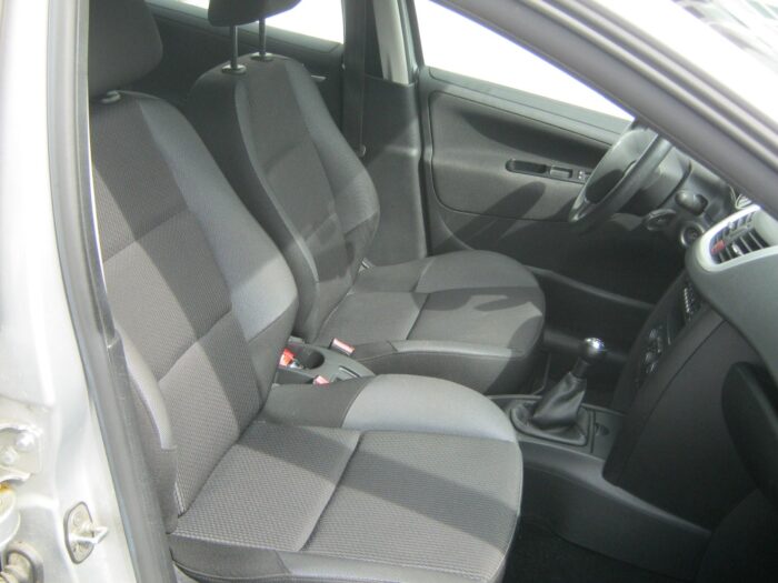 Peugeot 207 HDi 90 Comfort+ 2010 - Image 13