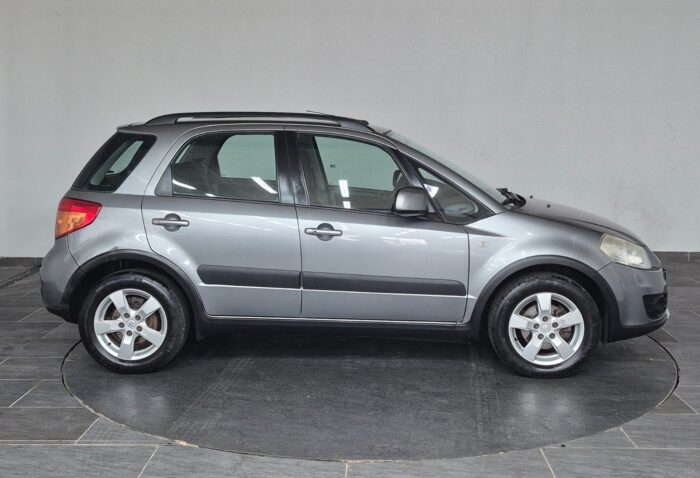 Suzuki SX4 GLX 2011 - Image 3