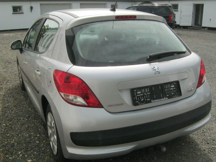Peugeot 207 HDi 90 Comfort+ 2010 - Image 10