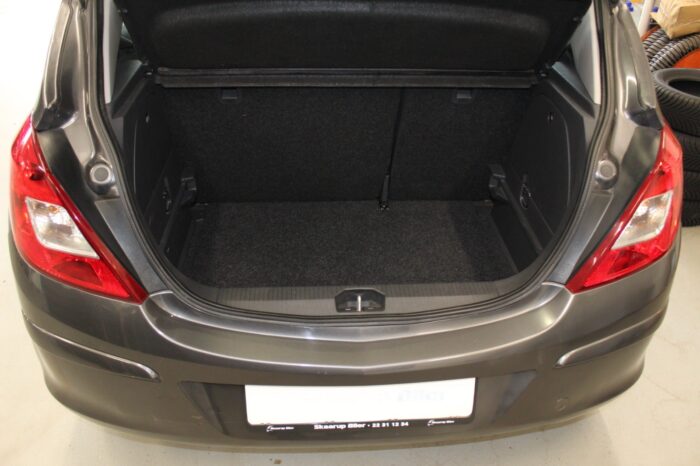 Opel Corsa 16V Cosmo 2012 - Image 17