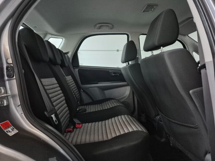 Suzuki SX4 GLX 2011 - Image 10