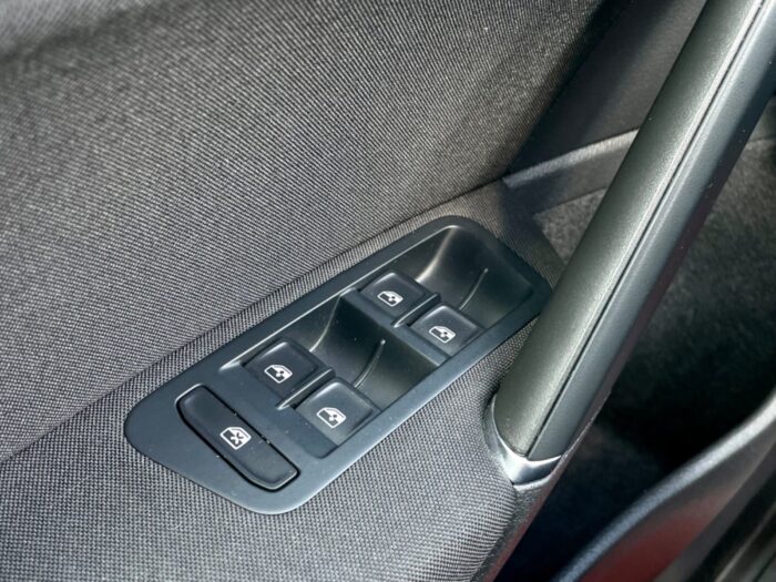 VW Golf VII TSi 130 Comfortline Variant DSG 2019 - Image 10