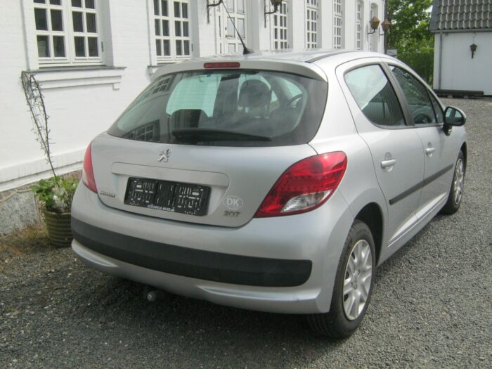 Peugeot 207 HDi 90 Comfort+ 2010 - Image 8