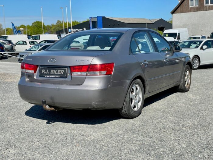 Hyundai Sonata GL 2006 - Image 4