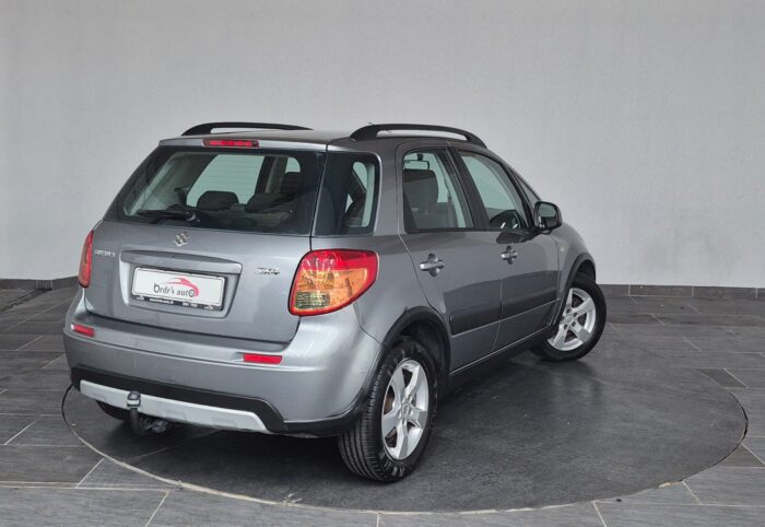 Suzuki SX4 GLX 2011 - Image 2