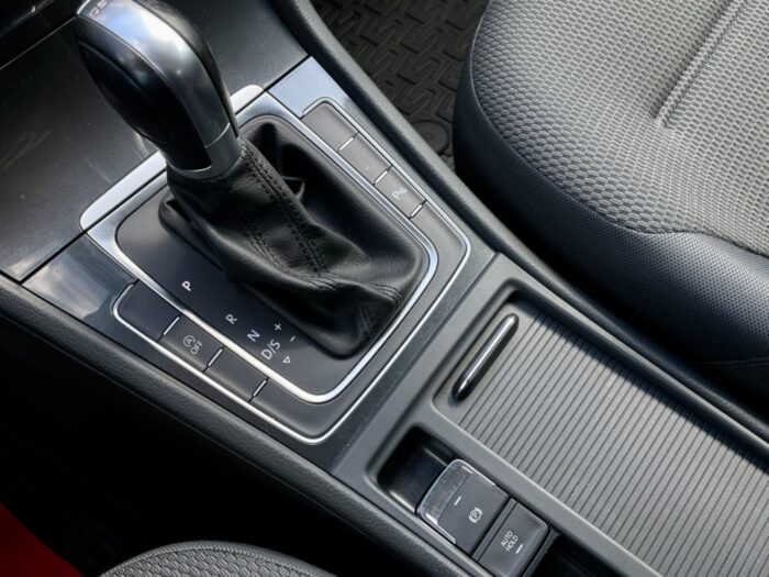 VW Golf VII TSi 130 Comfortline Variant DSG 2019 - Image 9