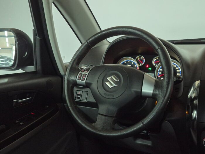 Suzuki SX4 GLX 2011 - Image 13