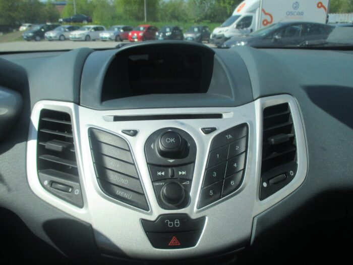 Ford Fiesta Trend 2009 - Image 12