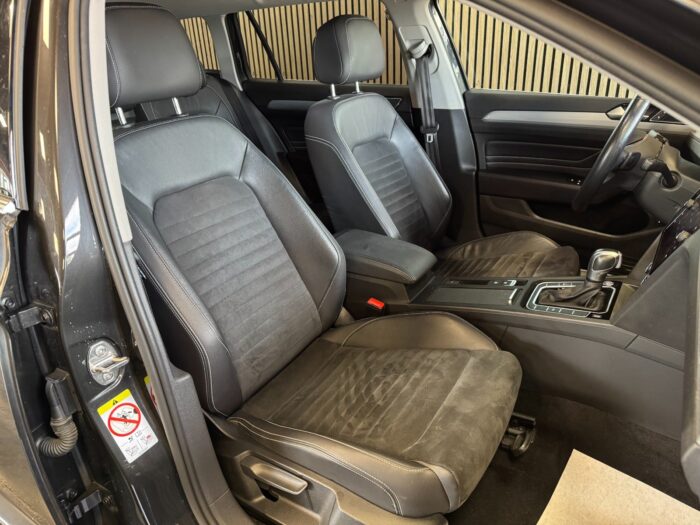 VW Passat GTE Highline+ Variant DSG 2020 - Image 17