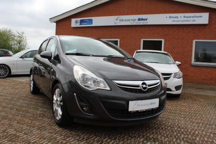 Opel Corsa 16V Cosmo 2012 - Image 5