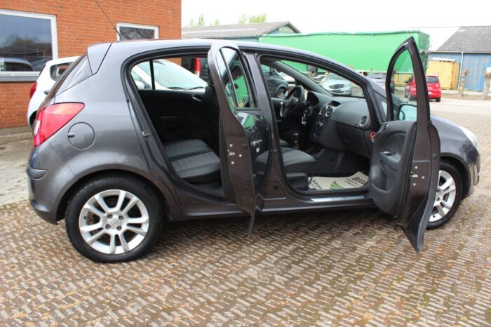 Opel Corsa 16V Cosmo 2012 - Image 6