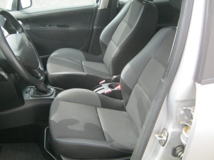 Peugeot 207 HDi 90 Comfort+ 2010 - Image 14