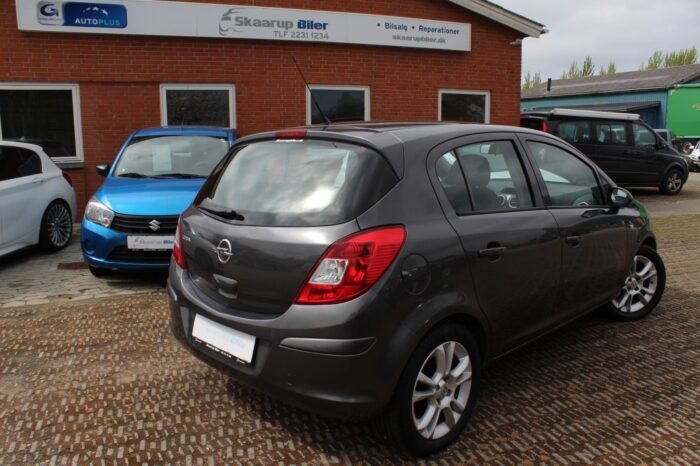 Opel Corsa 16V Cosmo 2012 - Image 9