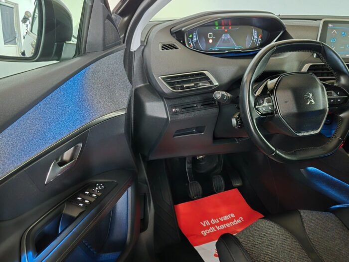 Peugeot 3008 PureTech 130 Allure 2018 - Image 12