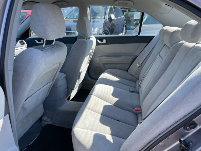 Hyundai Sonata GL 2006 - Image 12