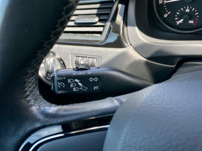 Skoda Rapid TSi 105 Ambition Spaceback GreenTec 2015 - Image 9
