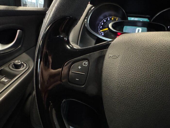 Renault Clio IV TCe 90 Expression 2015 - Image 23