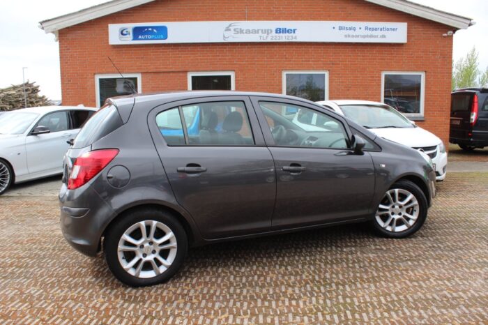 Opel Corsa 16V Cosmo 2012 - Image 7