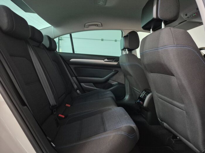 VW Passat GTE DSG 2021 - Image 11