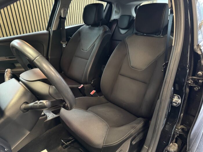 Renault Clio IV TCe 90 Expression 2015 - Image 13