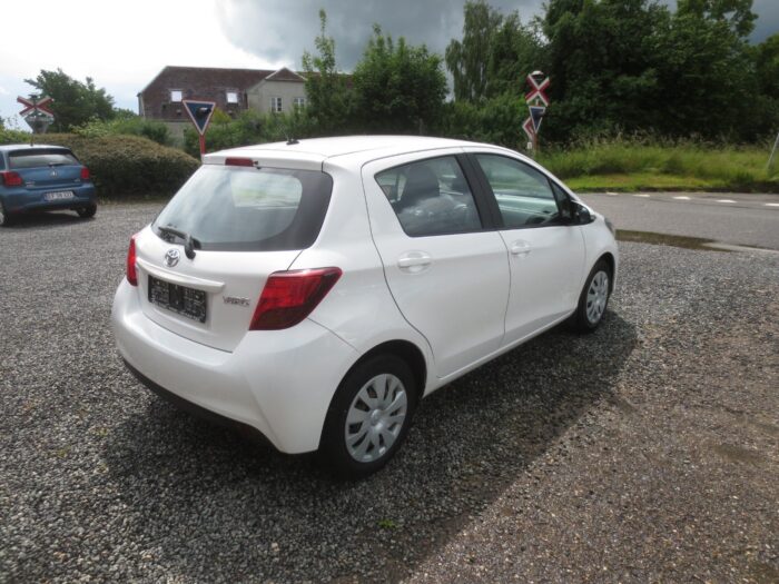 Toyota Yaris VVT-i T2 Touch 2015 - Billede 3