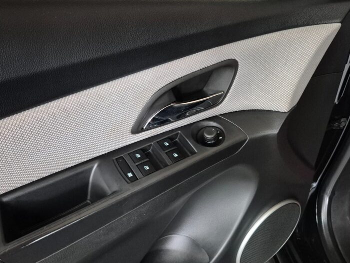 Chevrolet Cruze LS 2011 - Billede 10