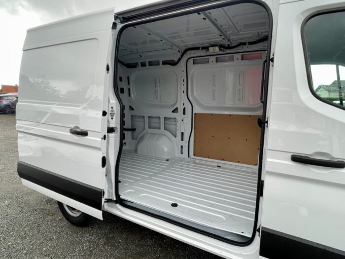 Renault Master V T35 E-Tech L2H2 Kassevogn Tekno 2025 - Billede 6