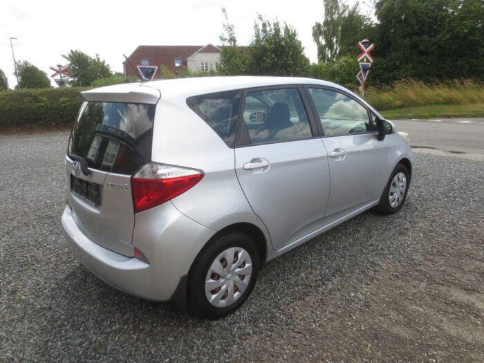 Toyota Verso-S VVT-i T2 2012 - Billede 3