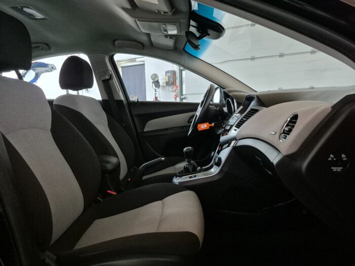 Chevrolet Cruze LS 2011 - Billede 7