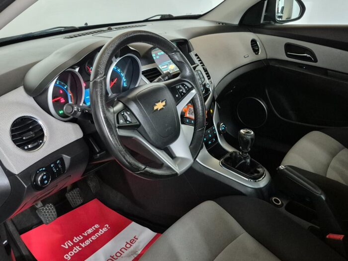 Chevrolet Cruze LS 2011 - Billede 6