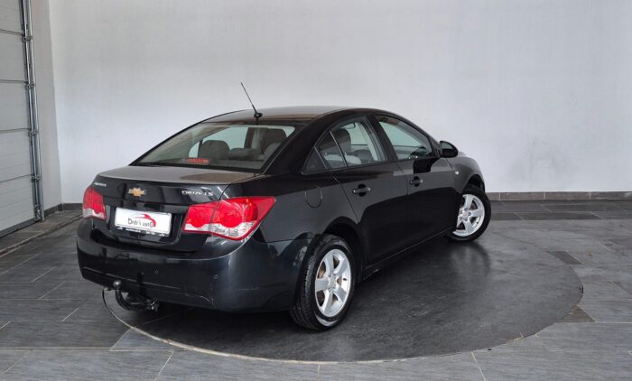 Chevrolet Cruze LS 2011 - Billede 2
