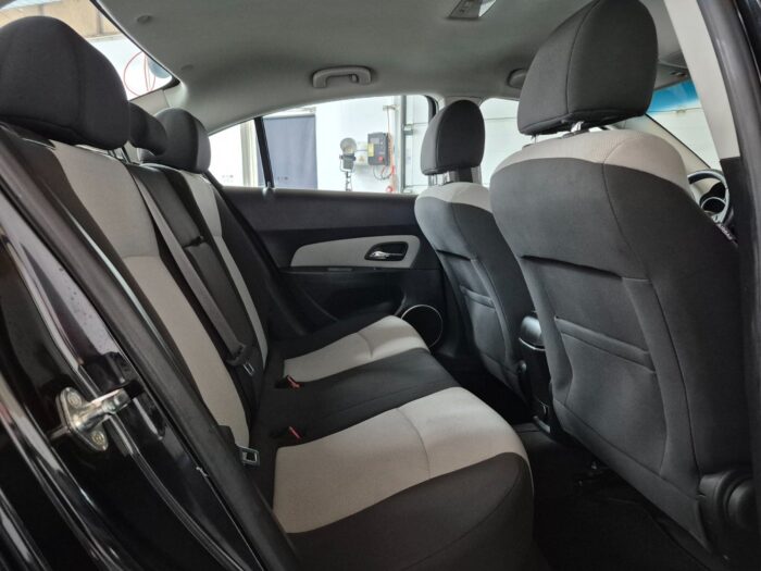 Chevrolet Cruze LS 2011 - Billede 8