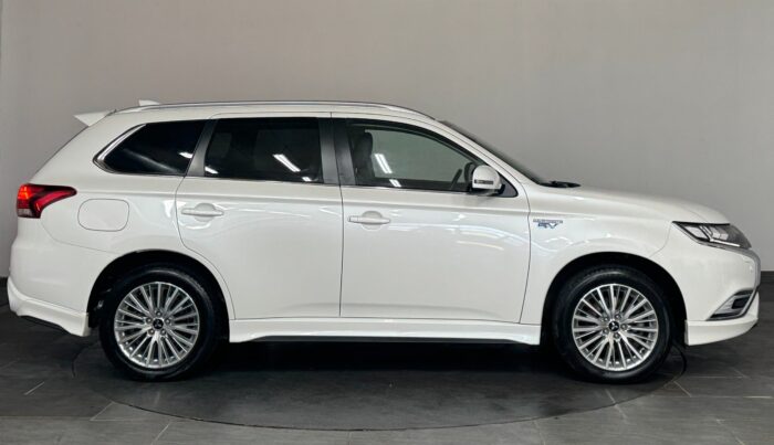 Mitsubishi Outlander PHEV Intense CVT 4WD 2020 - Billede 3