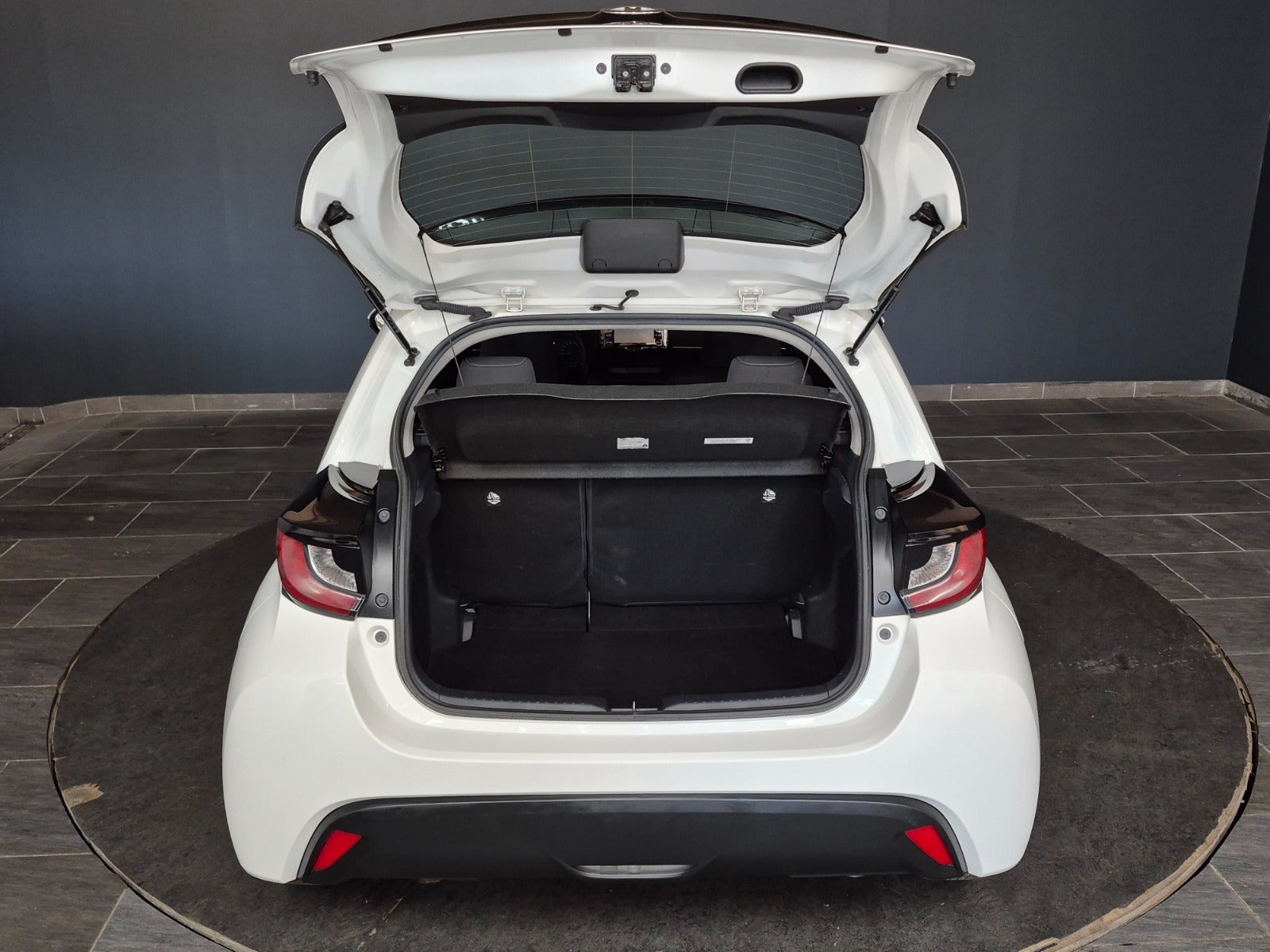 Toyota Yaris Hybrid H3 e-CVT 2022 - Billede 7