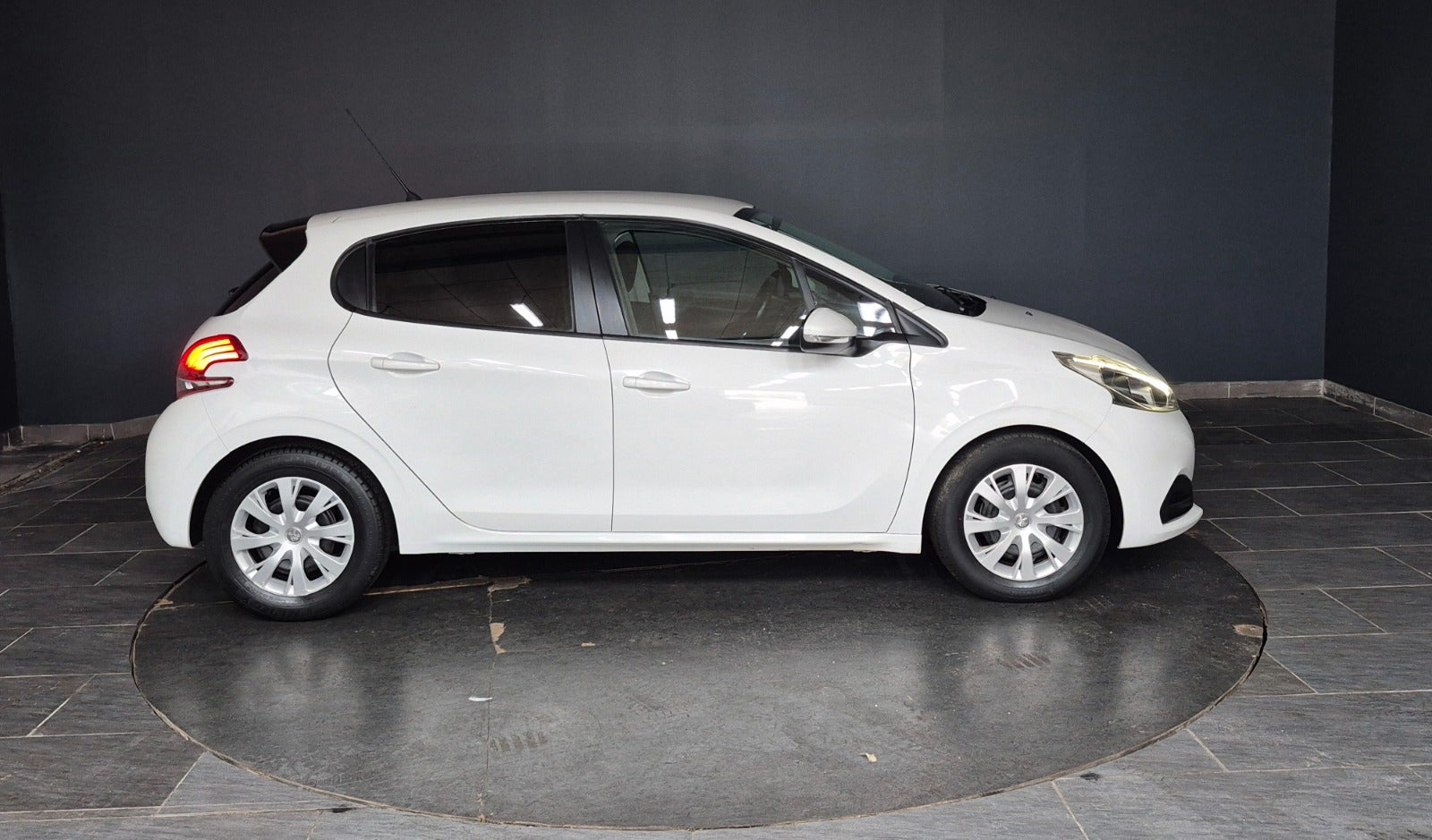 Peugeot 208 BlueHDi 100 Allure Van 2017 - Billede 3